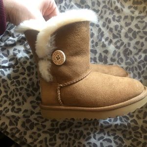 Uggs size toddler 9